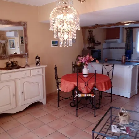 16, La Palmeraie, Au Village Naturiste